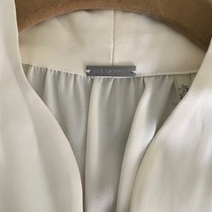 Elie Tahari. Small Off white/eggshell